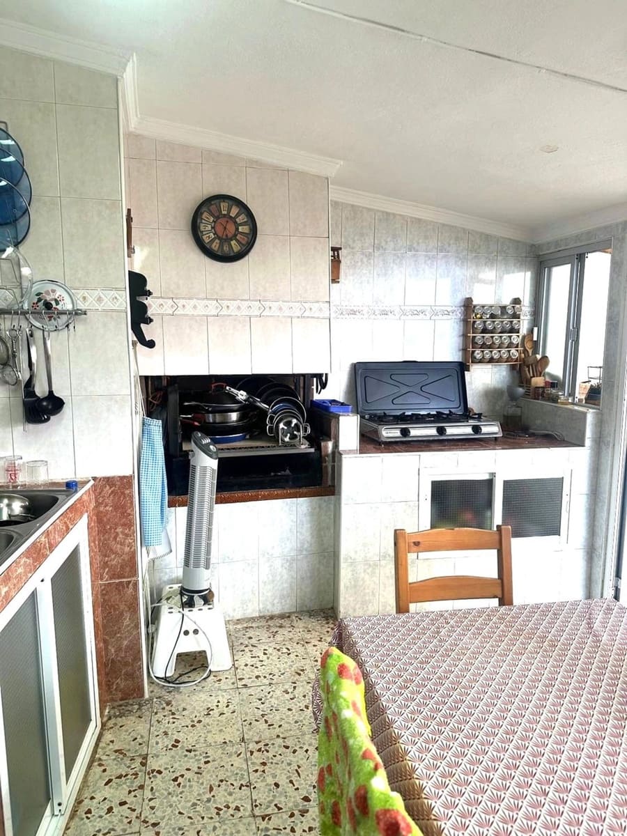 2 bedroom Villa for sale in Alhaurin de la Torre with garage - € 320,000 (Ref: 9676809)