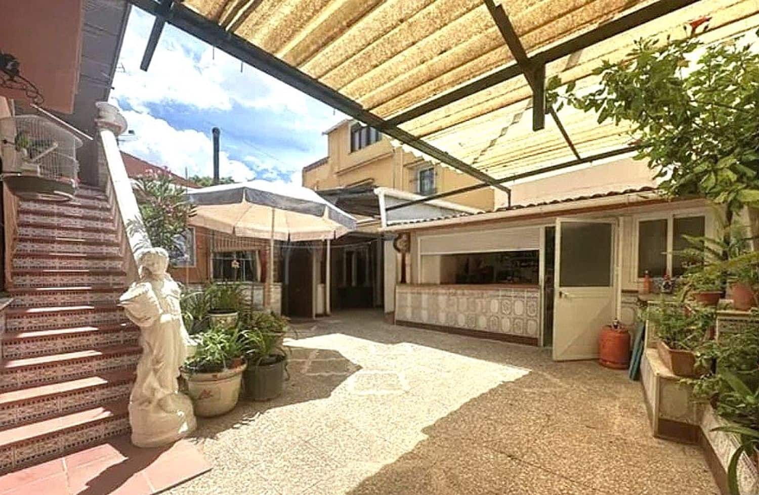 2 bedroom Villa for sale in Alhaurin de la Torre with garage - € 320,000 (Ref: 9676809)