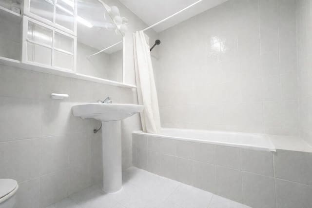 3 soverom Leilighet til salgs i Torre del Mar, Vélez-Málaga med garasje - € 330 000 (Ref: 9679515)