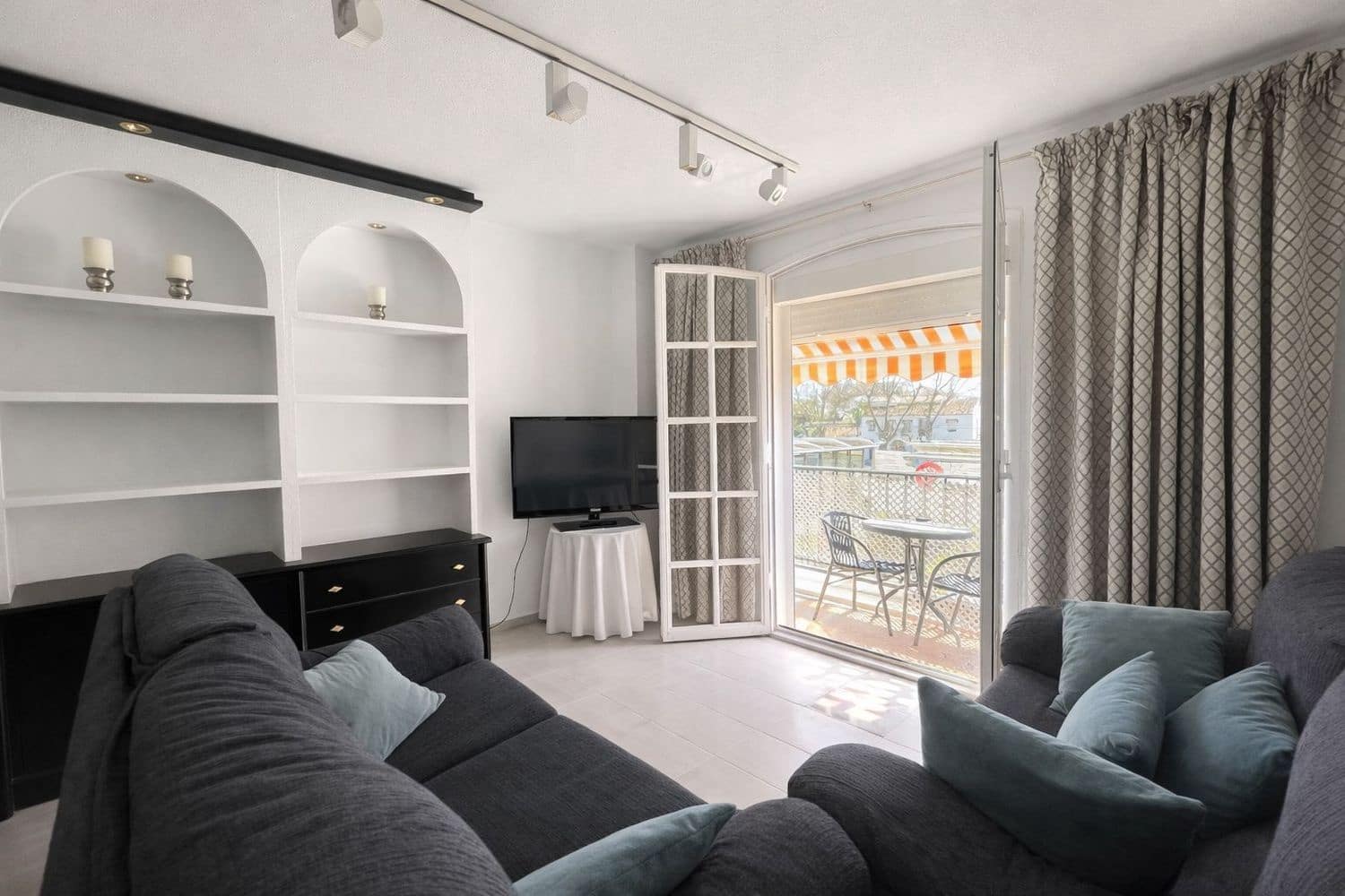 3 bedroom Apartment for sale in Torre del Mar with garage - € 345,000 (Ref: 9679515)