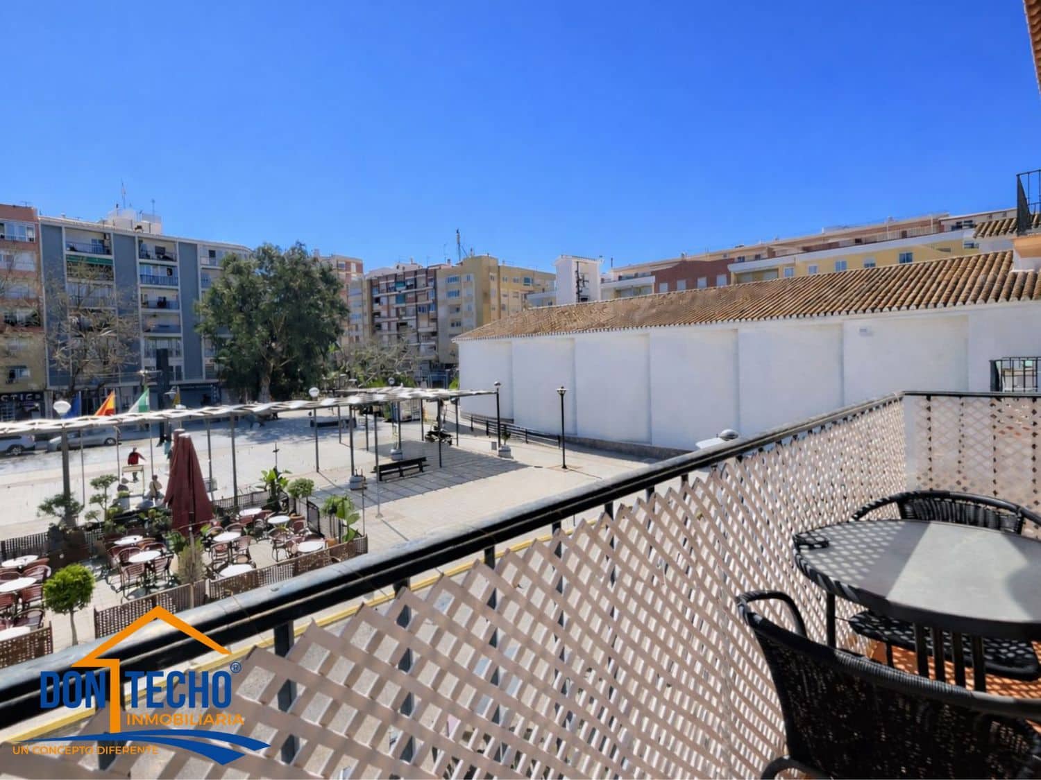 3 bedroom Apartment for sale in Torre del Mar with garage - € 345,000 (Ref: 9679515)