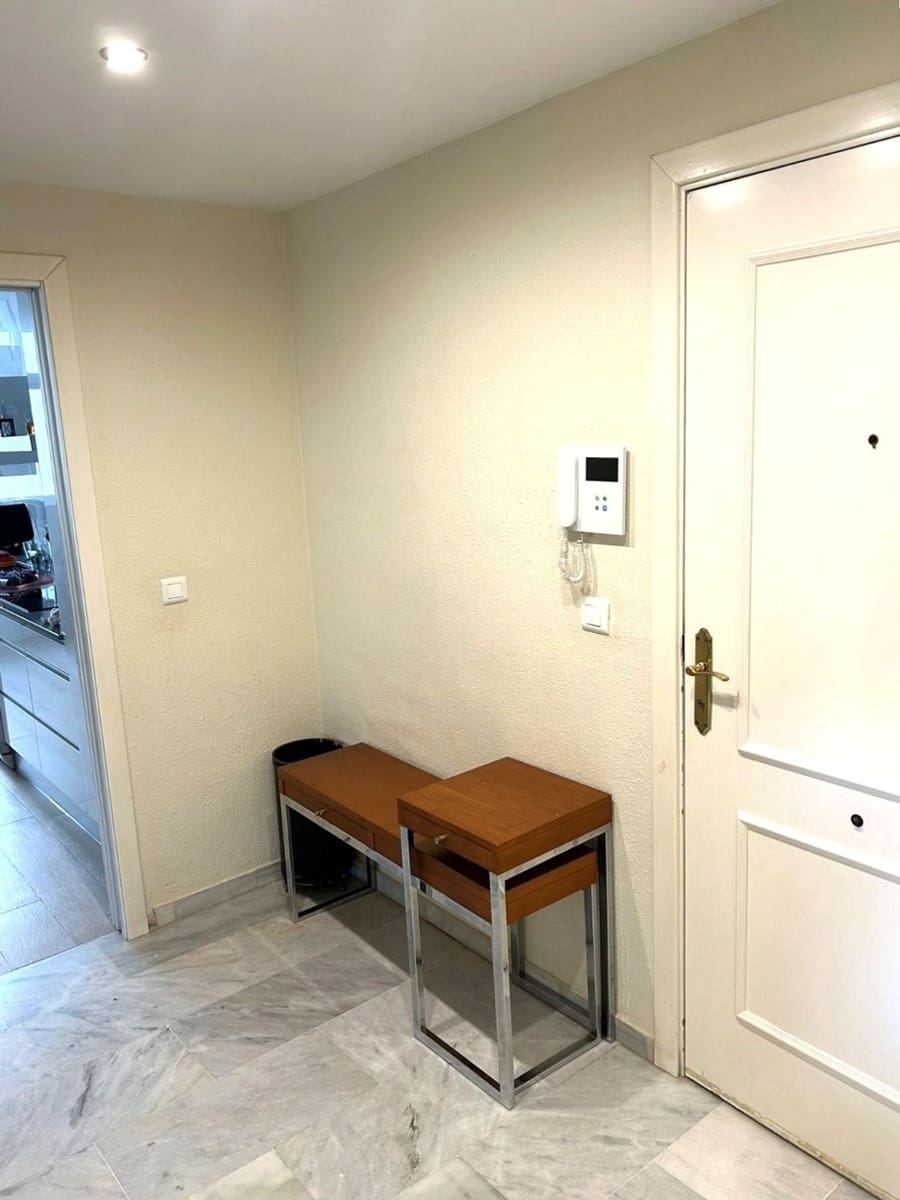 3 Zimmer Apartment zu verkaufen in Malaga Stadt mit Pool Garage - 530.000 € (Ref: 9679516)