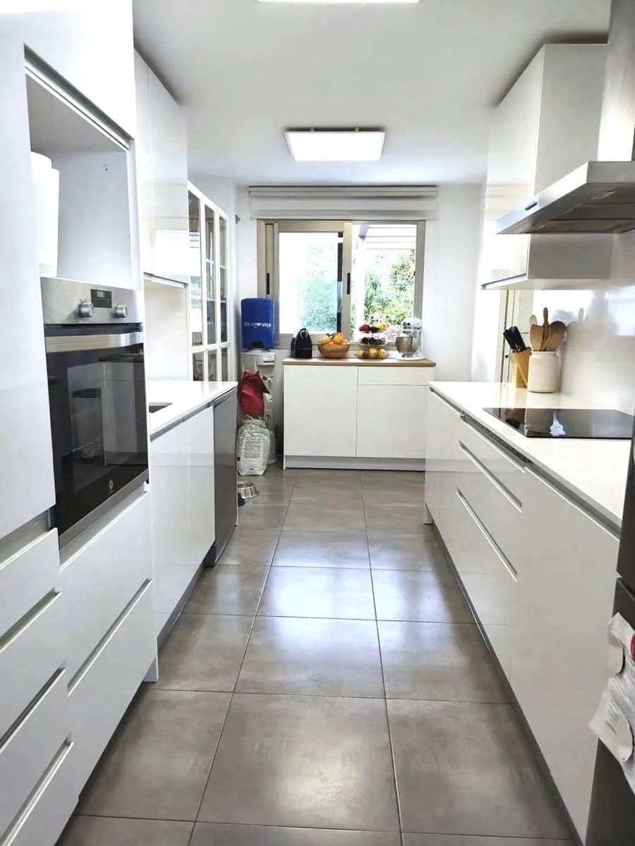 4 bedroom Townhouse for sale in Pinos de Alhaurin with pool garage - € 659,000 (Ref: 9679517)