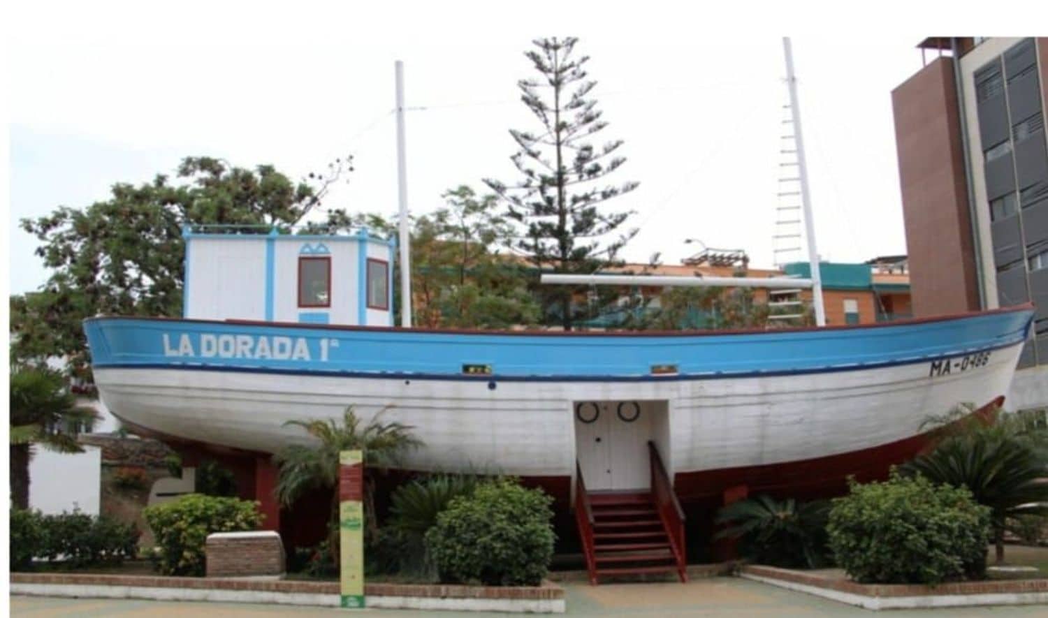 Hotel for sale in Nerja - € 7,000,000 (Ref: 9679518)