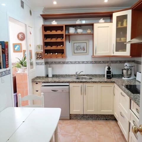 2 soverom Leilighet til salgs i La Cala del Moral, Rincón de la Victoria med svømmebasseng garasje - € 350 000 (Ref: 9683363)