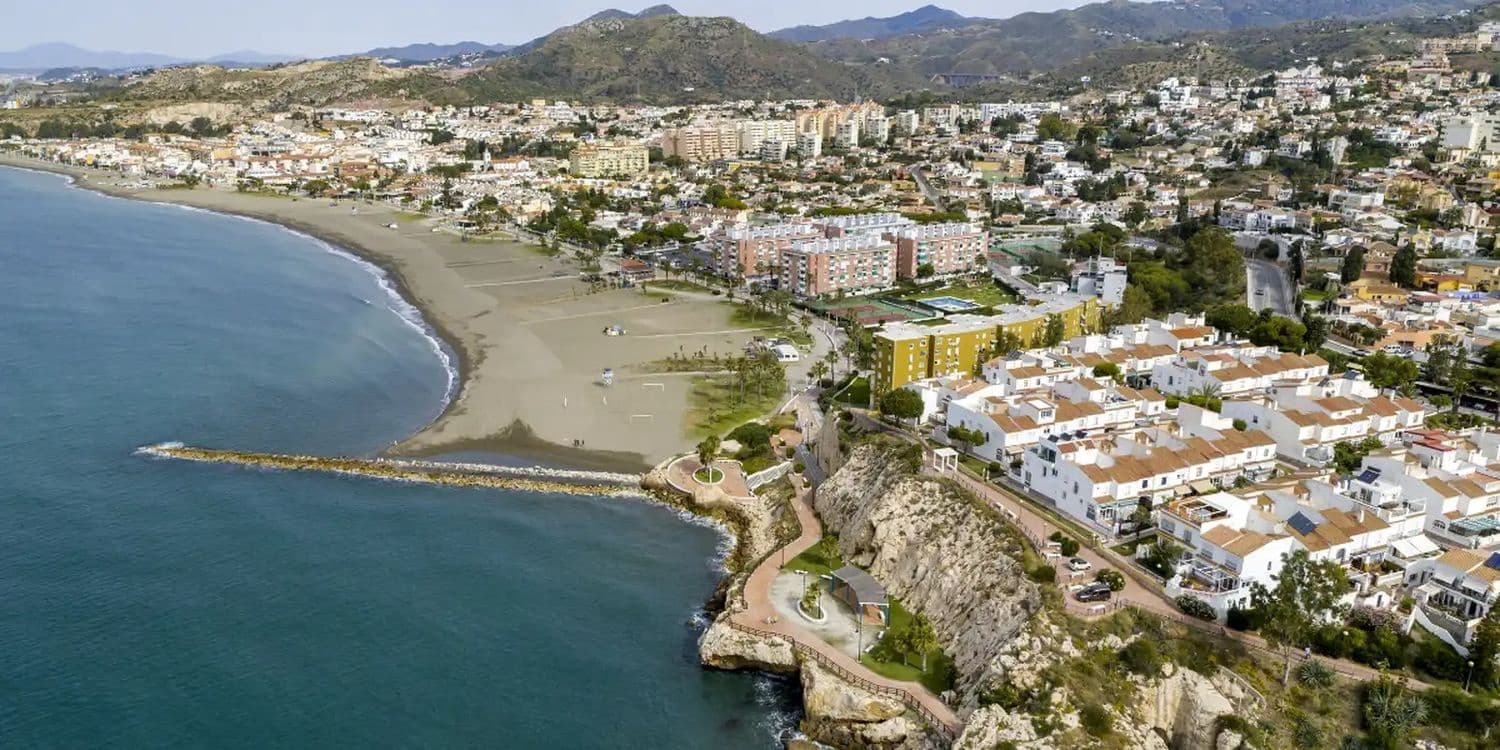 2 soverom Leilighet til salgs i La Cala del Moral med svømmebasseng garasje - € 350 000 (Ref: 9683363)