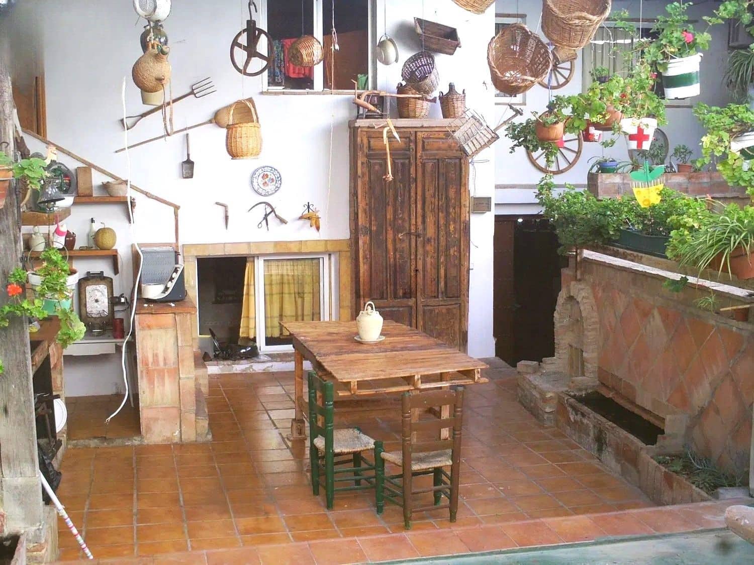6 bedroom Villa for sale in Cartama with pool garage - € 460,000 (Ref: 9685946)