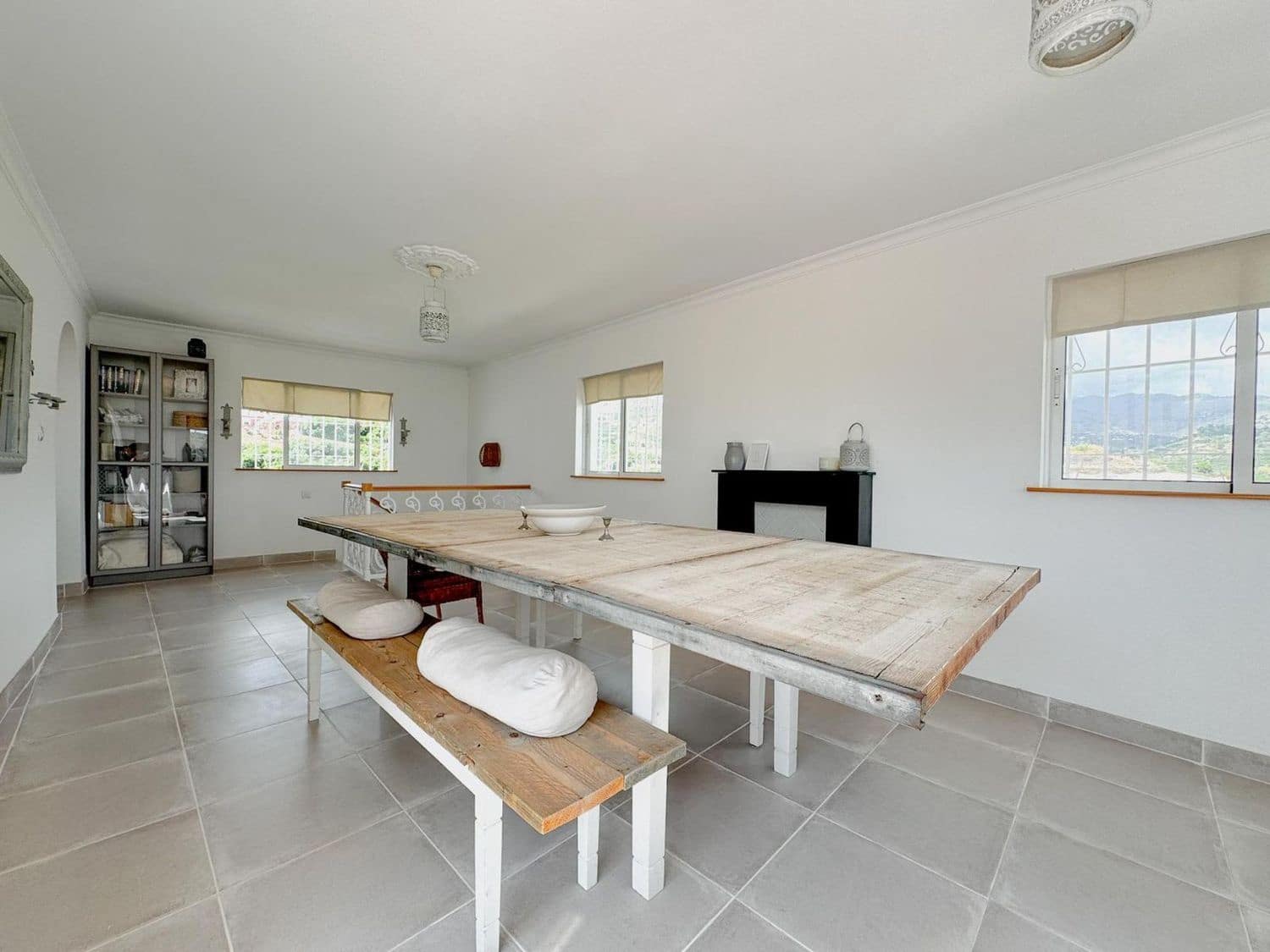 6 soverom Villa til salgs i Nerja med svømmebasseng garasje - € 1 099 000 (Ref: 9685947)