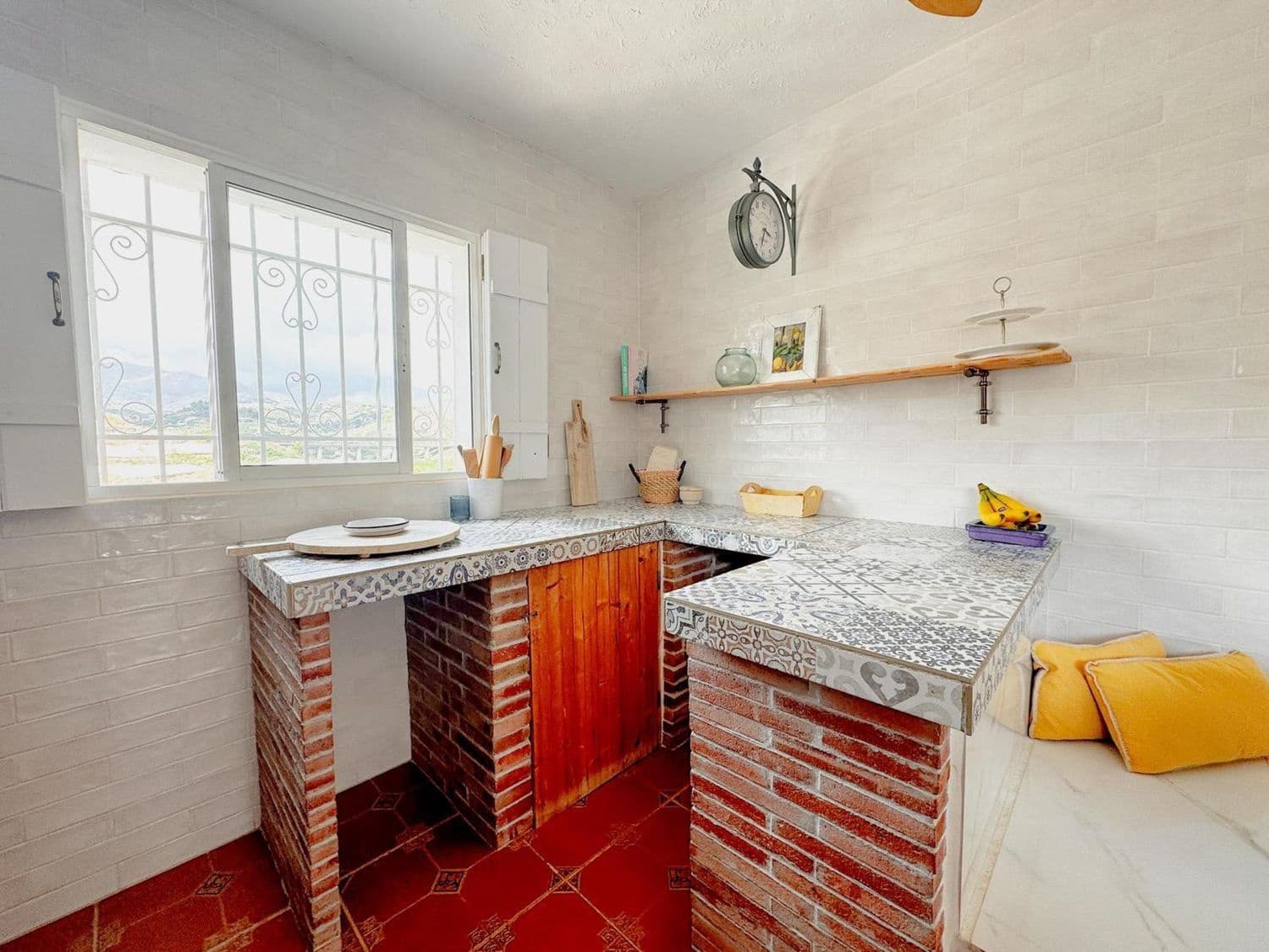 6 soverom Villa til salgs i Nerja med svømmebasseng garasje - € 1 099 000 (Ref: 9685947)