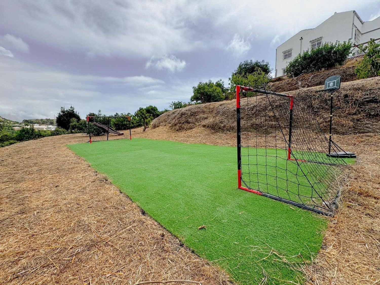 6 soverom Villa til salgs i Nerja med svømmebasseng garasje - € 1 099 000 (Ref: 9685947)