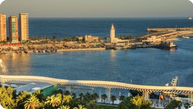 Apartamento de 2 habitaciones en La Caleta, Málaga ciudad en venta con garaje - 620.000 € (Ref: 9697984)