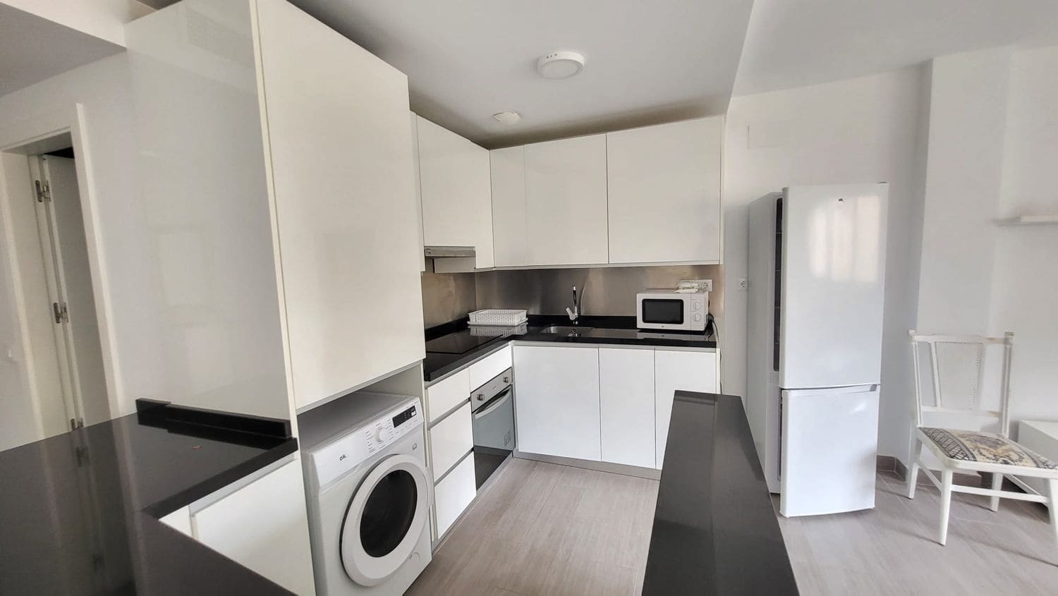 1 bedroom Apartment for sale in Torre de Benagalbon with garage - € 250,000 (Ref: 9700310)