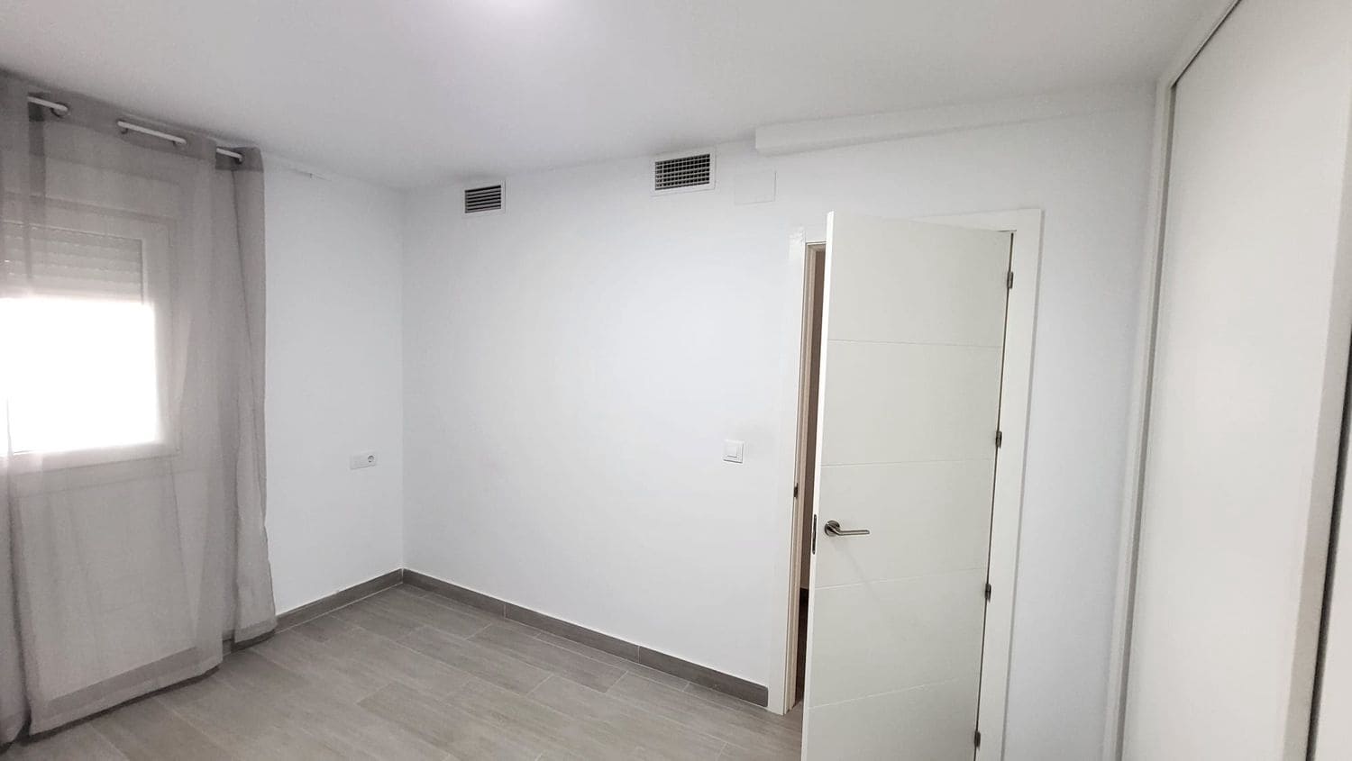 1 bedroom Apartment for sale in Torre de Benagalbon with garage - € 250,000 (Ref: 9700310)