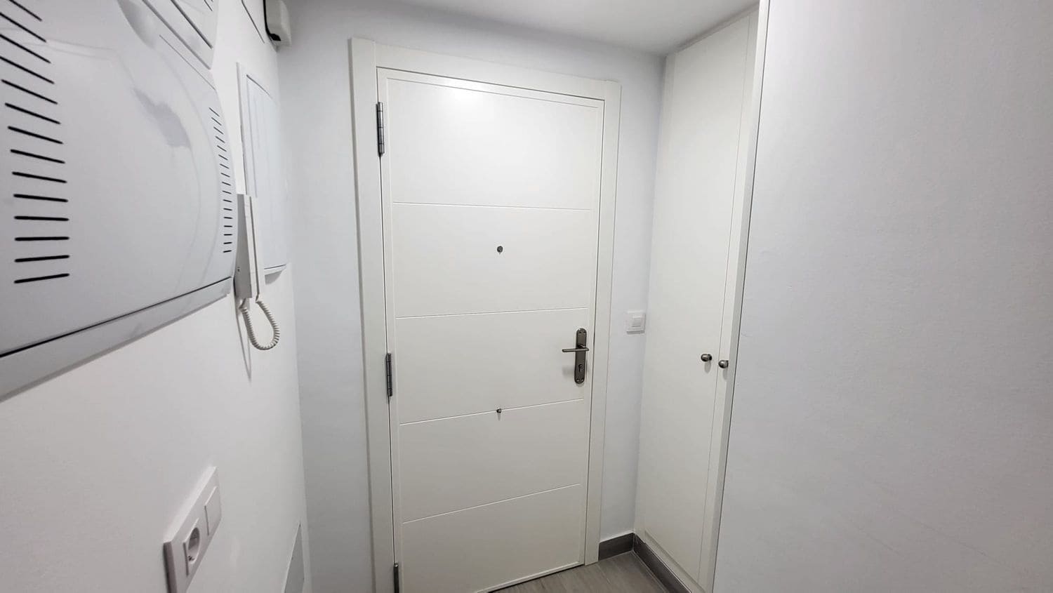 1 bedroom Apartment for sale in Torre de Benagalbon with garage - € 250,000 (Ref: 9700310)