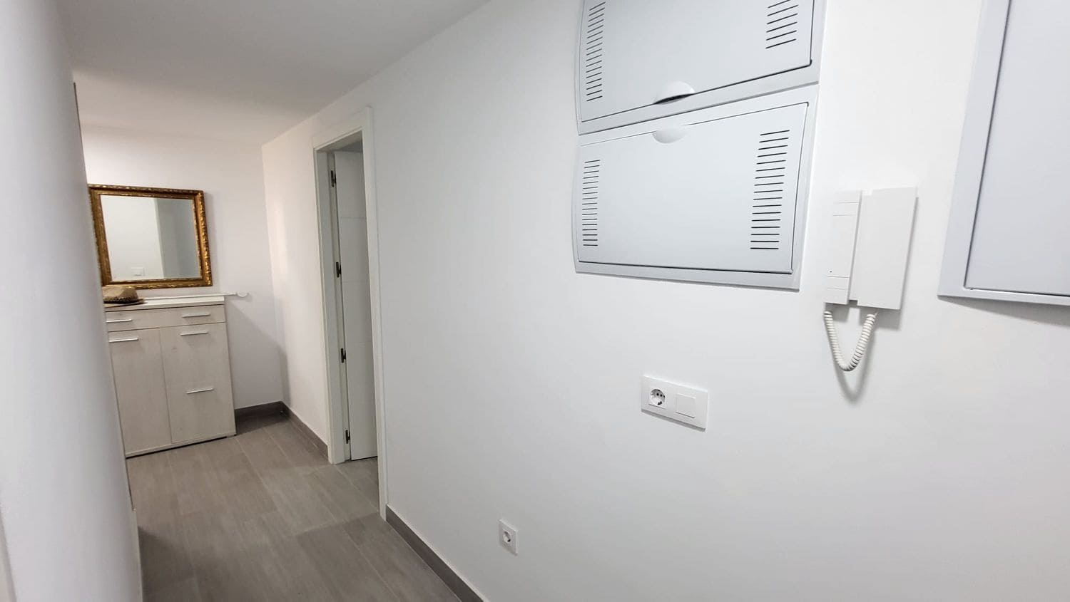 1 bedroom Apartment for sale in Torre de Benagalbon with garage - € 250,000 (Ref: 9700310)