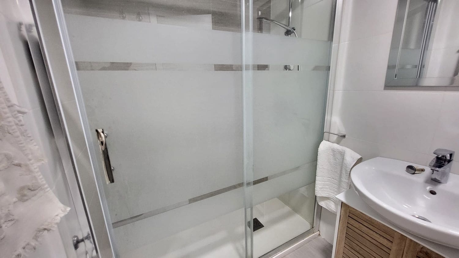 1 bedroom Apartment for sale in Torre de Benagalbon with garage - € 250,000 (Ref: 9700310)