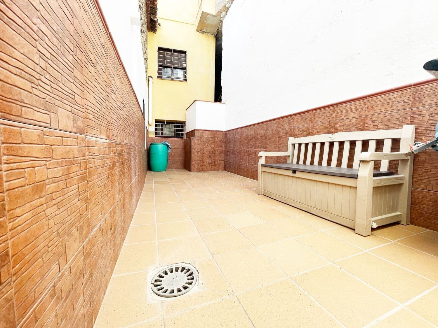 3 bedroom Finca/Country House for sale in Vinuela with garage - € 150,000 (Ref: 9704447)