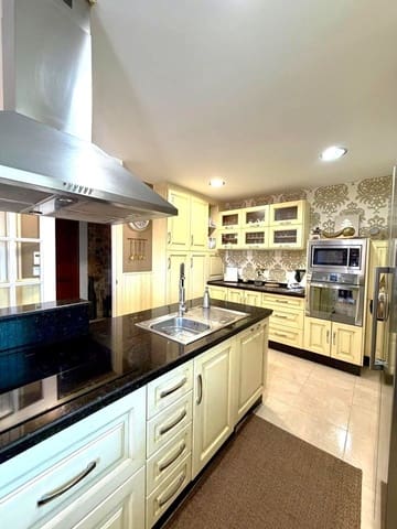 4 quarto Apartamento para venda em Sierra de Estepona - Avda. de Andalucía, Estepona com garagem - 489 000 € (Ref: 9710958)