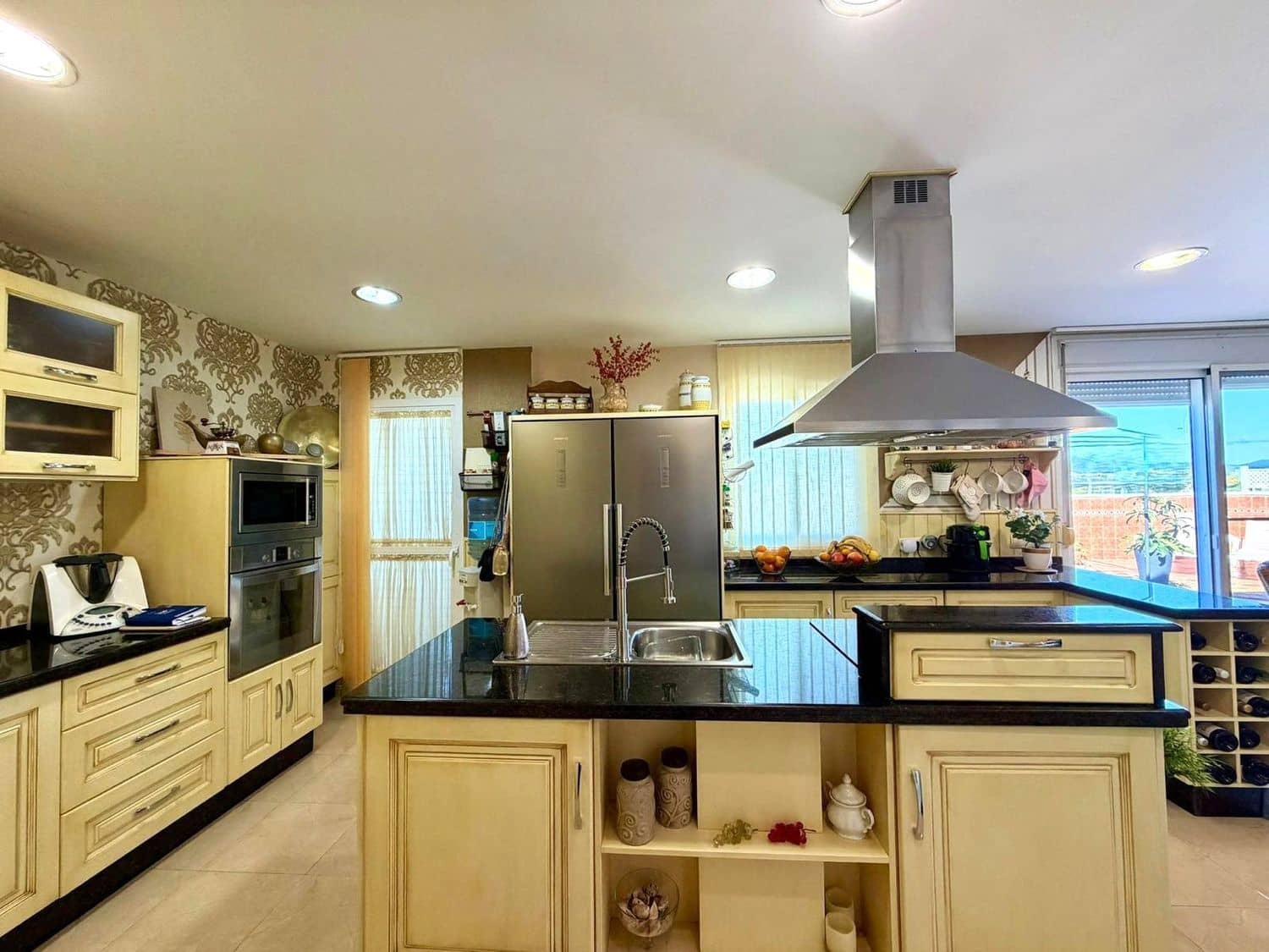 4 quarto Apartamento para venda em Estepona com garagem - 489 000 € (Ref: 9710958)