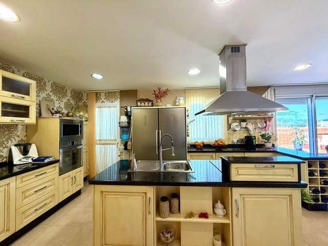 4 quarto Apartamento para venda em Sierra de Estepona - Avda. de Andalucía, Estepona com garagem - 489 000 € (Ref: 9710958)