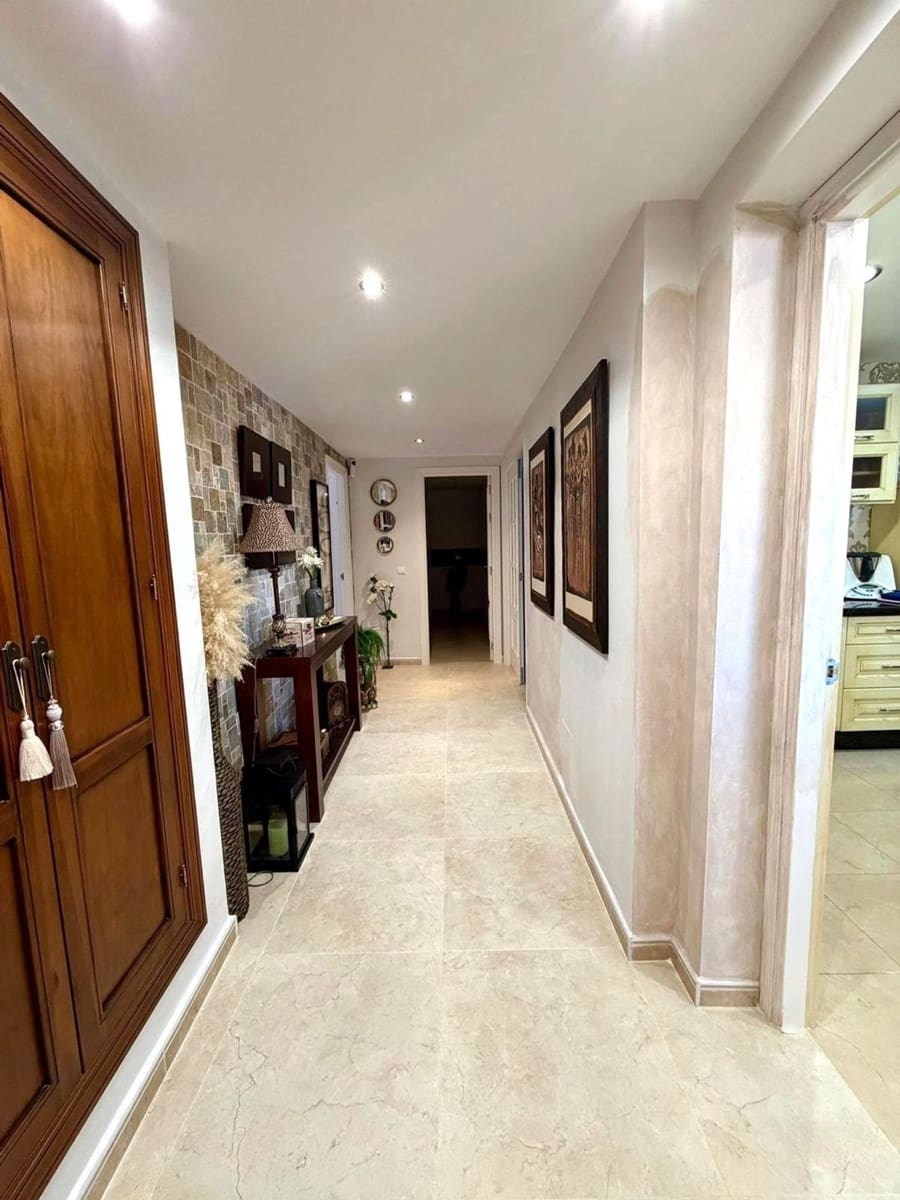 4 quarto Apartamento para venda em Estepona com garagem - 489 000 € (Ref: 9710958)