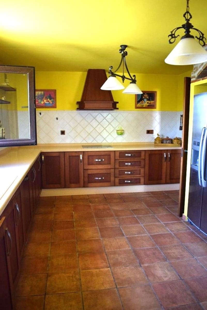 6 chambre Maison de Ville à vendre à Manilva avec piscine garage - 950 000 € (Ref: 9719529)