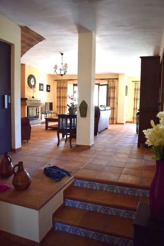 6 chambre Maison de Ville à vendre à Puerto de la Duquesa, Manilva avec piscine garage - 950 000 € (Ref: 9719529)