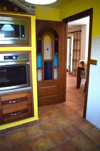 6 chambre Maison de Ville à vendre à Puerto de la Duquesa, Manilva avec piscine garage - 950 000 € (Ref: 9719529)