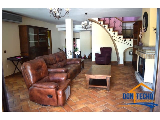 6 chambre Maison de Ville à vendre à Puerto de la Duquesa, Manilva avec piscine garage - 950 000 € (Ref: 9719529)