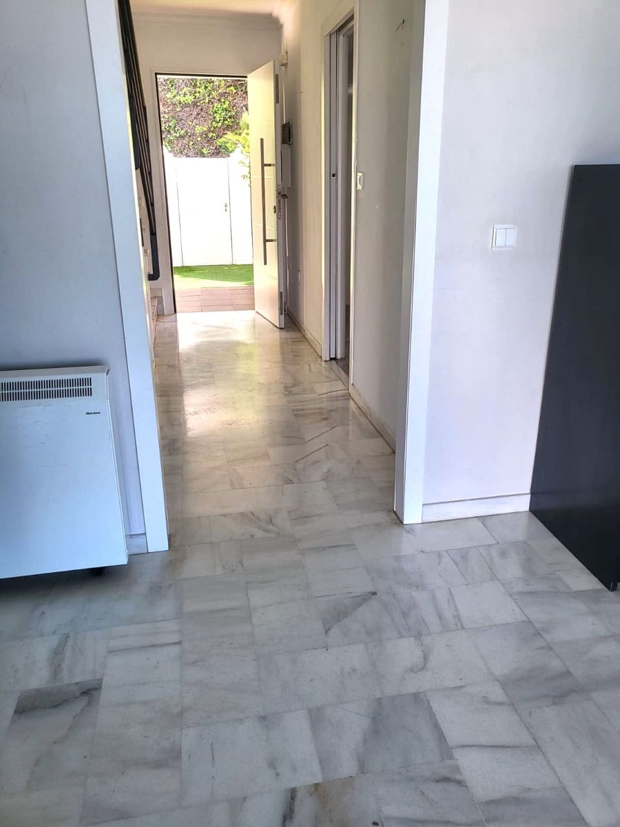 3 bedroom Apartment for sale in Rincon de la Victoria with pool garage - € 440,000 (Ref: 9731610)