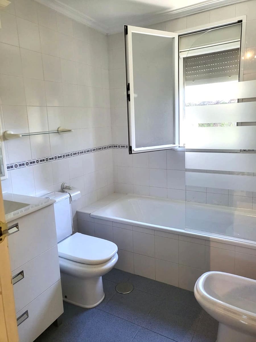 3 bedroom Apartment for sale in Rincon de la Victoria with pool garage - € 440,000 (Ref: 9731610)
