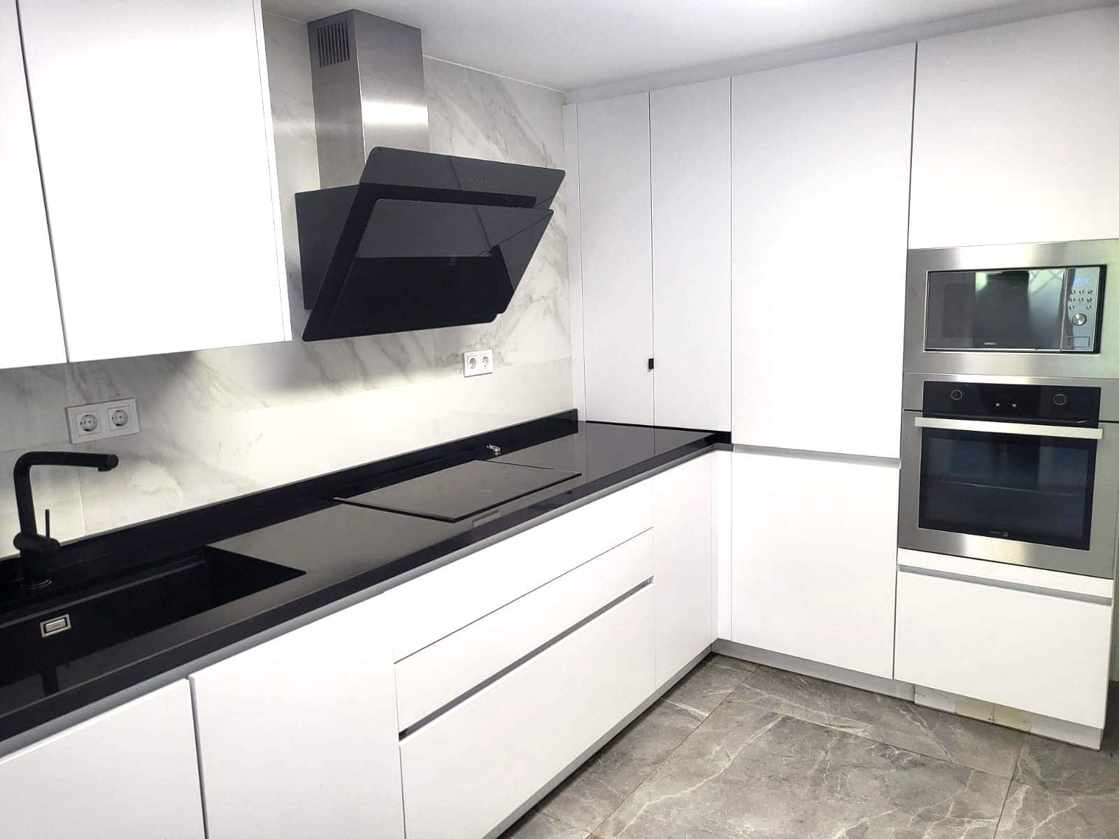 3 bedroom Apartment for sale in Rincon de la Victoria with pool garage - € 440,000 (Ref: 9731610)
