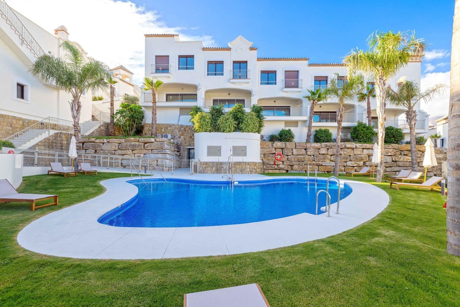 3 sovrum Hus till salu i Estepona med pool garage - 470 500 € (Ref: 9747478)