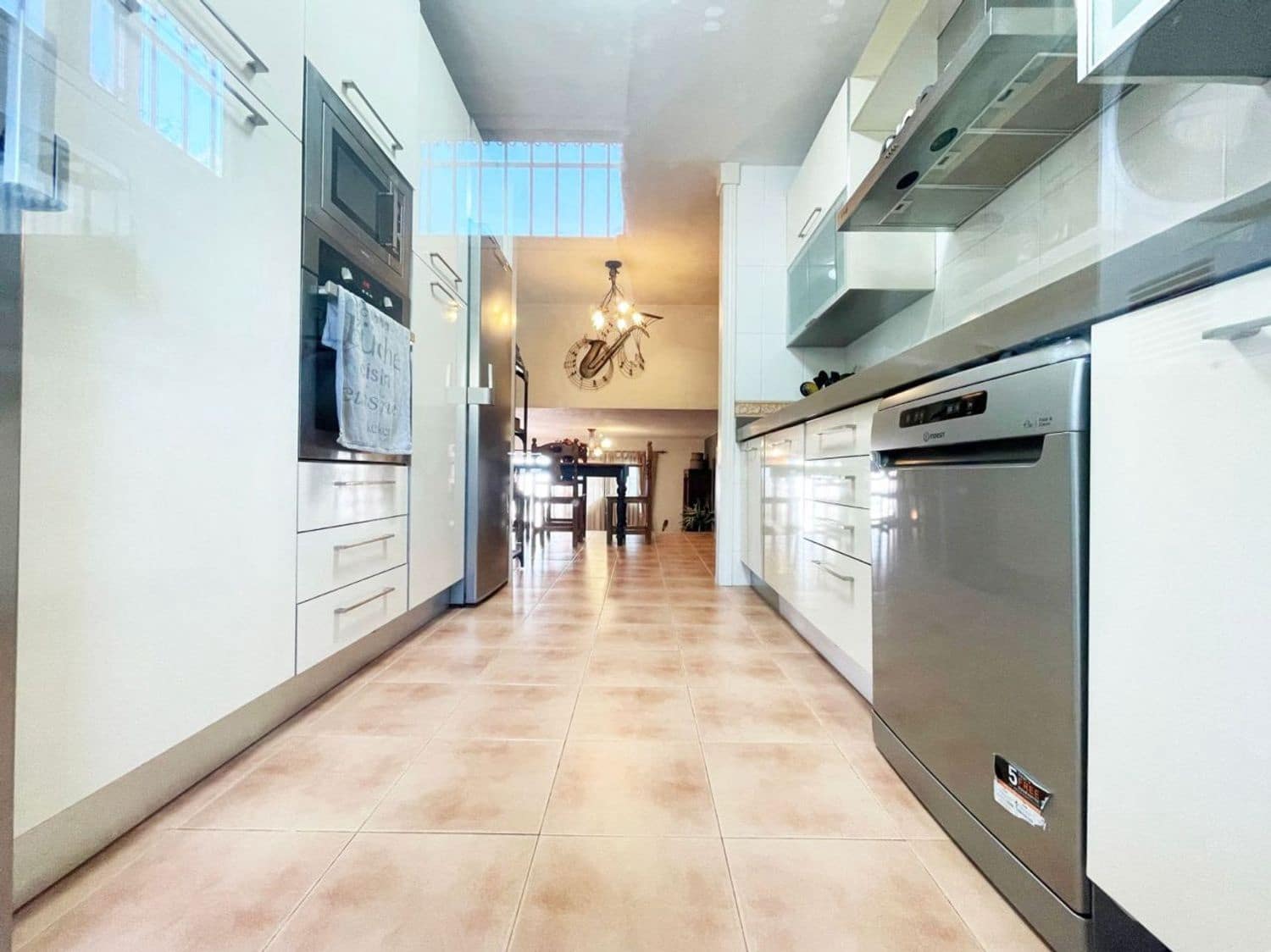 3 bedroom Townhouse for sale in Chilches with garage - € 465,000 (Ref: 9747480)