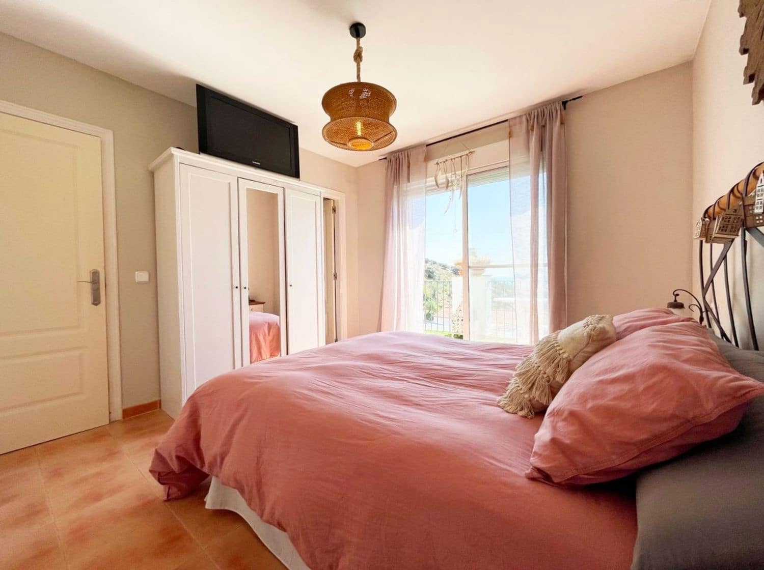 3 bedroom Townhouse for sale in Chilches with garage - € 465,000 (Ref: 9747480)