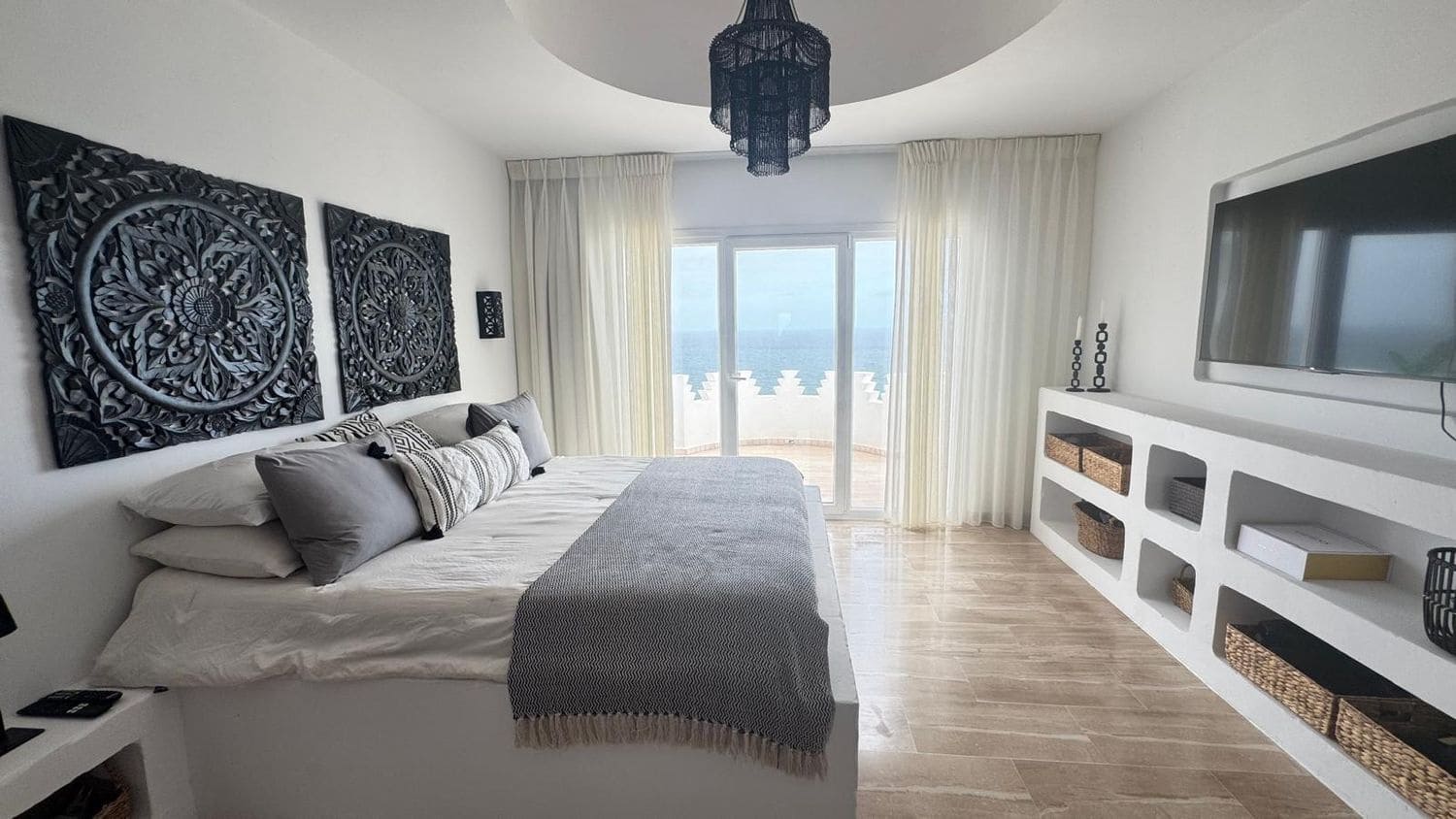 5 soverom Villa til salgs i Manilva med svømmebasseng garasje - € 2 000 000 (Ref: 9747481)