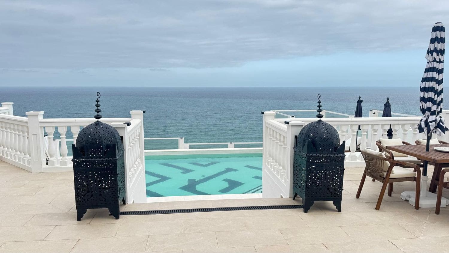 5 soverom Villa til salgs i Manilva med svømmebasseng garasje - € 2 000 000 (Ref: 9747481)