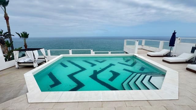 5 soveværelse Villa til salg i Alcorrín, Manilva med swimmingpool garage - € 2.000.000 (Ref: 9747481)