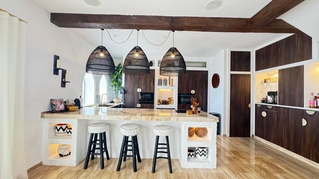 5 soveværelse Villa til salg i Alcorrín, Manilva med swimmingpool garage - € 2.000.000 (Ref: 9747481)