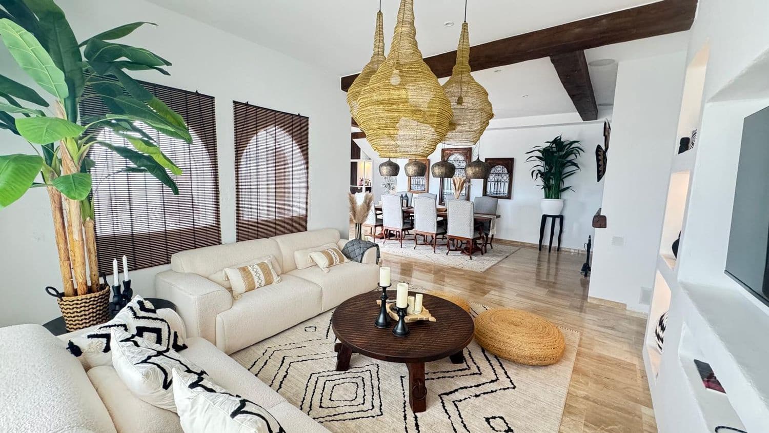 5 soverom Villa til salgs i Manilva med svømmebasseng garasje - € 2 000 000 (Ref: 9747481)