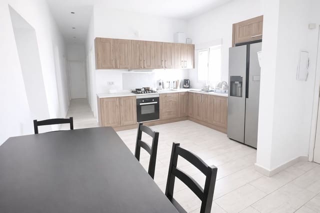 4 chambre Appartement à vendre à Algeciras - 250 000 € (Ref: 9758362)