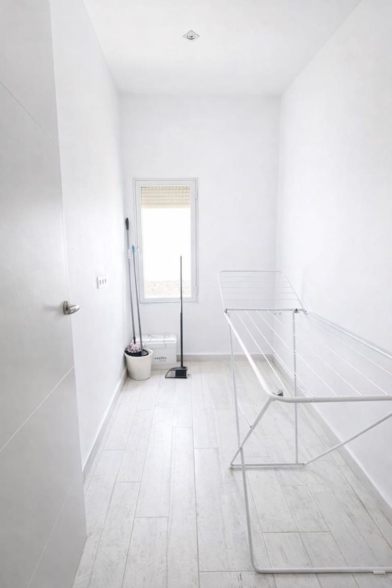 4 chambre Appartement à vendre à Algeciras avec garage - 250 000 € (Ref: 9758362)