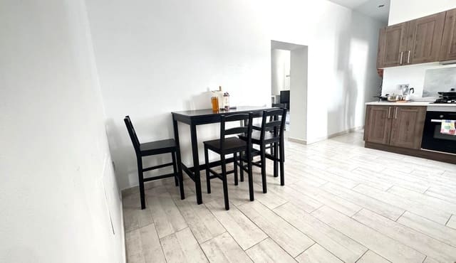 4 chambre Appartement à vendre à Algeciras - 250 000 € (Ref: 9758362)