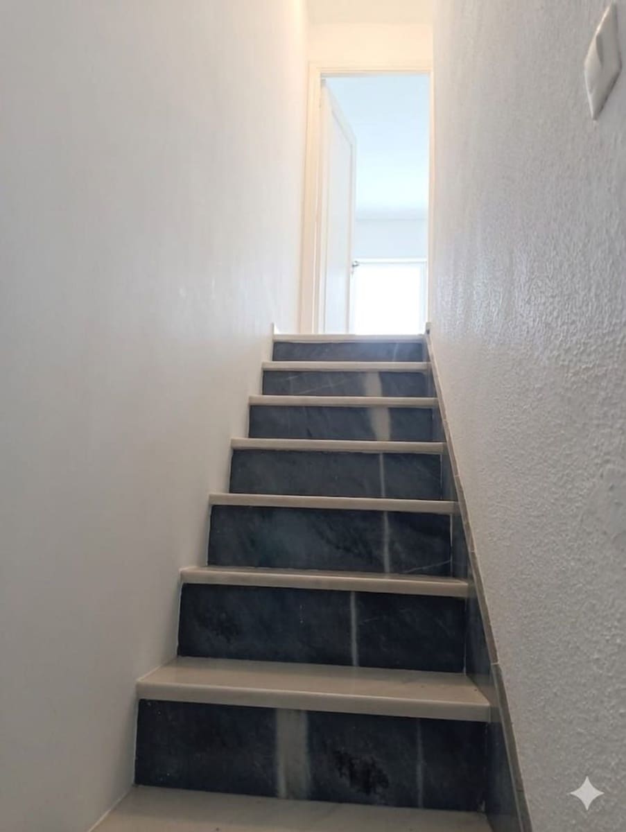 2 soveværelse Byhus til salg i Malaga by med garage - € 249.000 (Ref: 9758363)