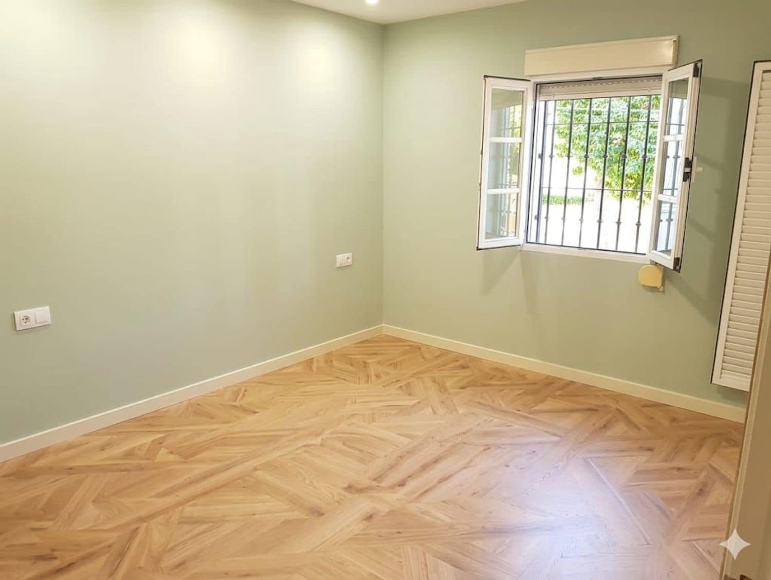 2 soveværelse Byhus til salg i Malaga by med garage - € 249.000 (Ref: 9758363)