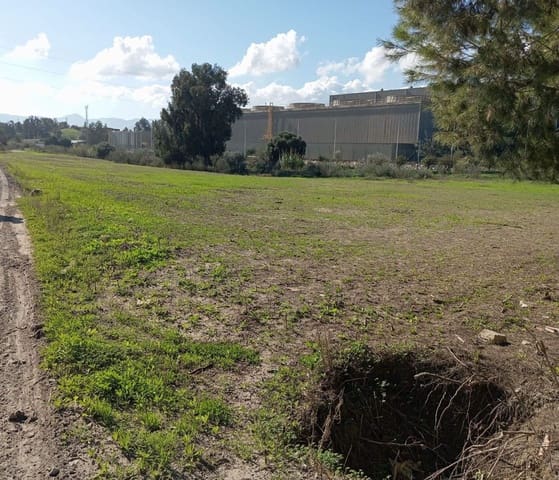 Rakentamaton maa myytävänä paikassa El Mallorquin, Málaga kaupunki - 250 000 € (Ref: 9758364)