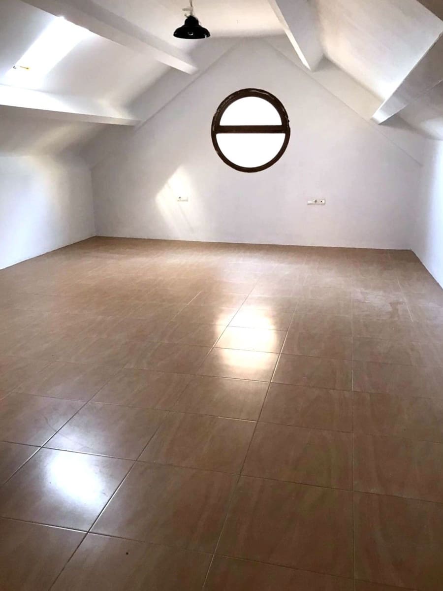 4 makuuhuone Huoneisto vuokrattavana paikassa Torrequebrada mukana uima-altaan 
autotalli - 2 500 € (Ref: 9763467)