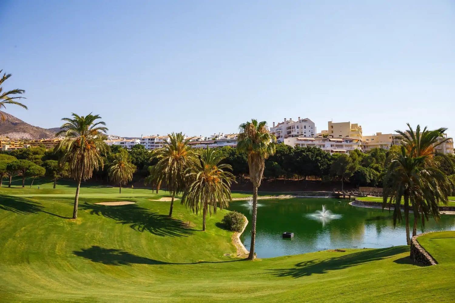 4 makuuhuone Huoneisto vuokrattavana paikassa Torrequebrada mukana uima-altaan 
autotalli - 2 500 € (Ref: 9763467)