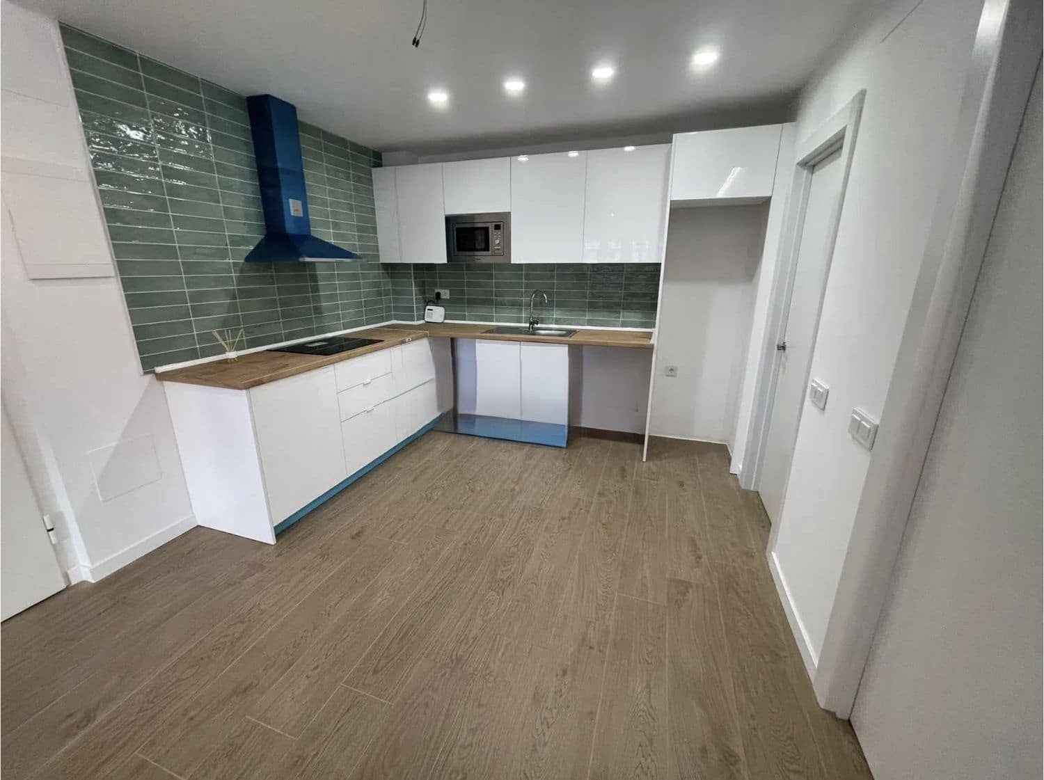 1 bedroom Apartment for sale in Torremolinos with garage - € 248,000 (Ref: 9763468)