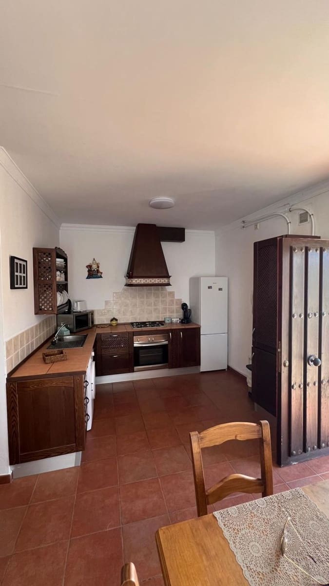 4 bedroom Villa for sale in Carratraca with pool garage - € 350,000 (Ref: 9763470)